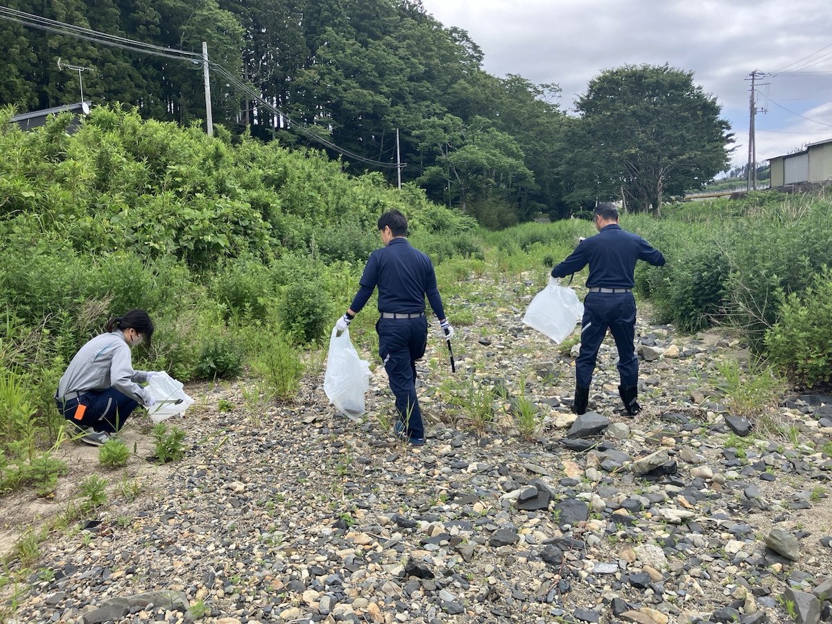 気仙沼土木事務所管内（八幡川）清掃後の集合写真