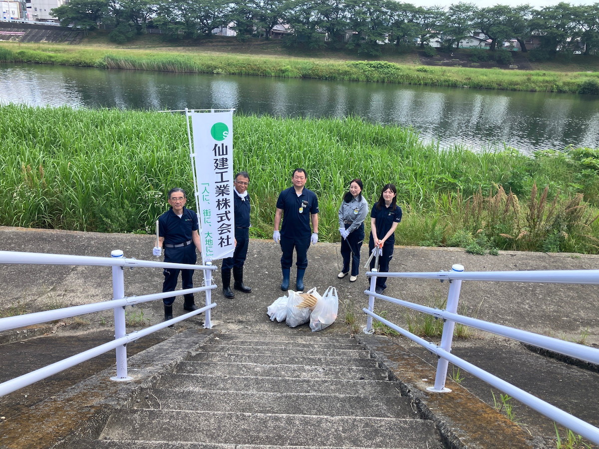 大河原土木事務所管内（白石川）清掃後の集合写真