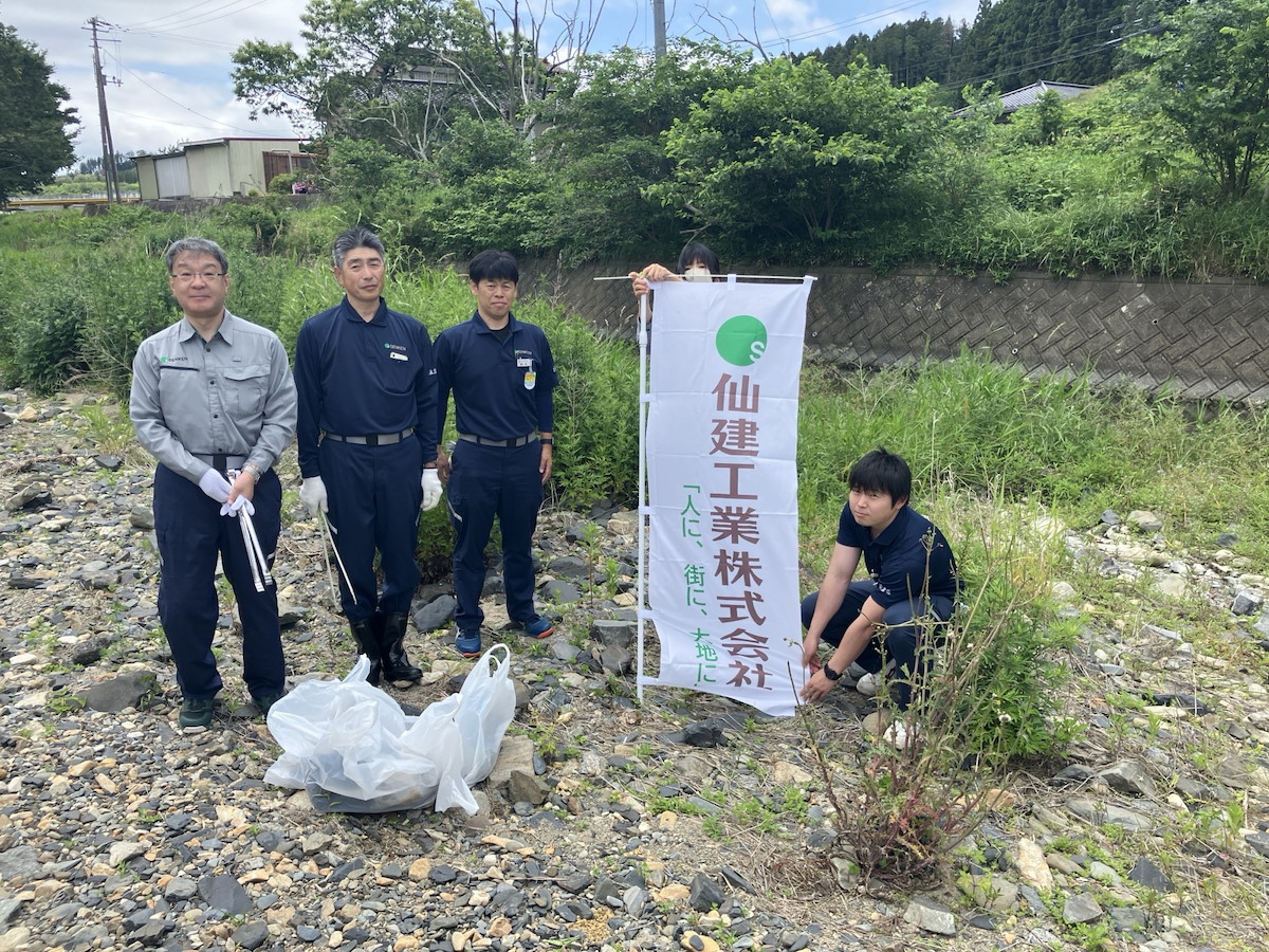 気仙沼土木事務所管内（八幡川）清掃後の集合写真