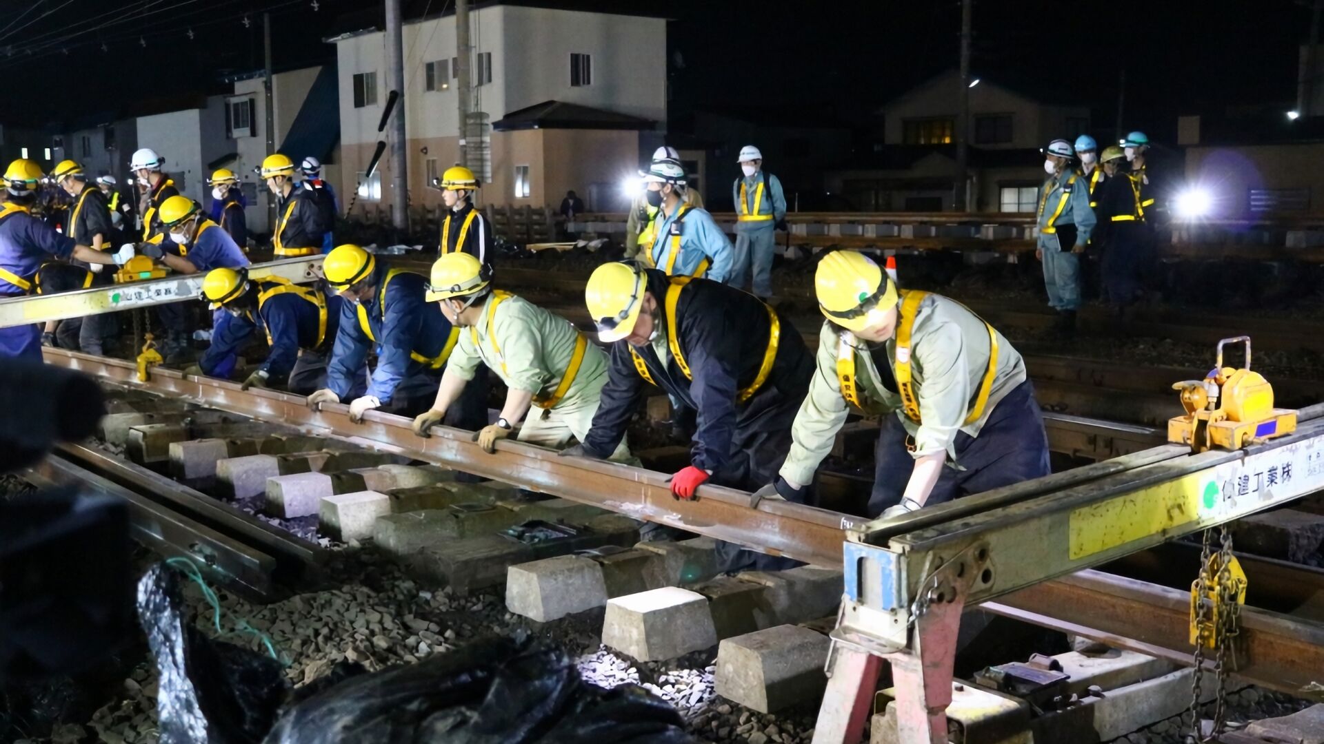鉄道クレーン使用による線路切換工事