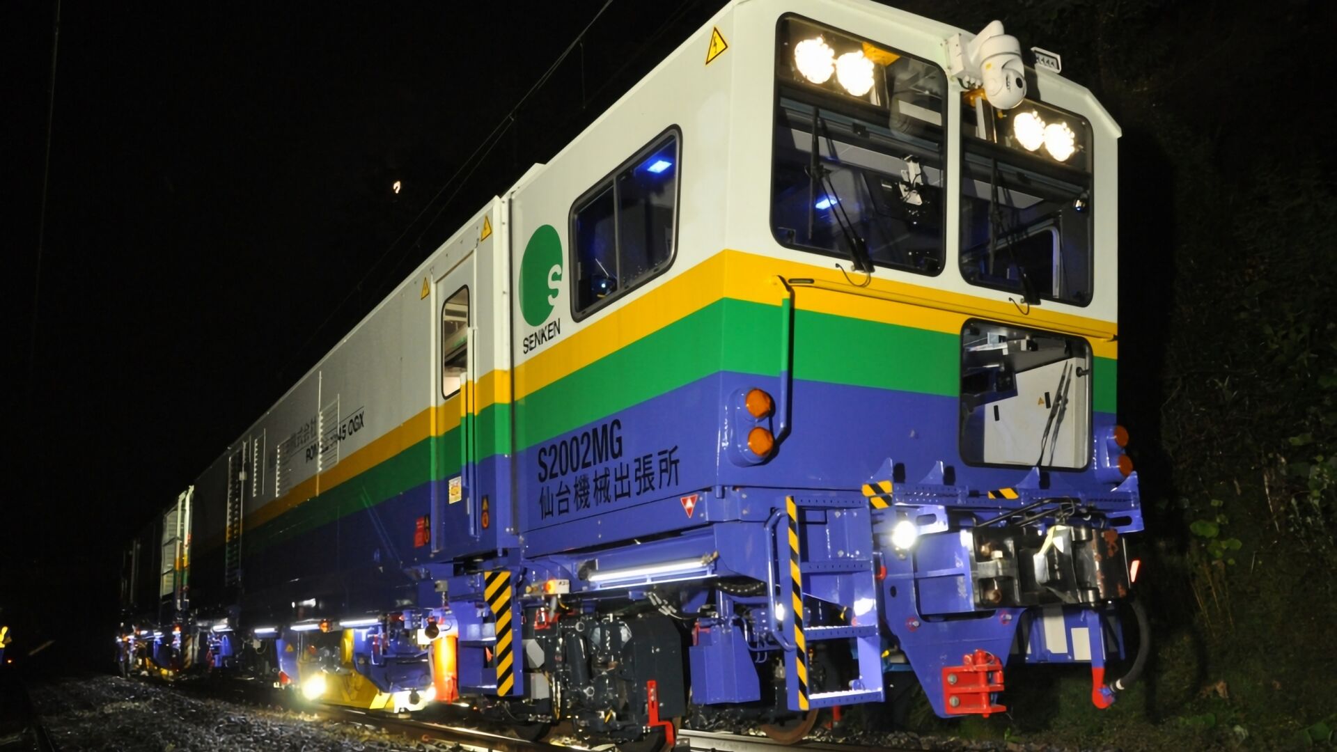 レール削正車による線路修繕工事