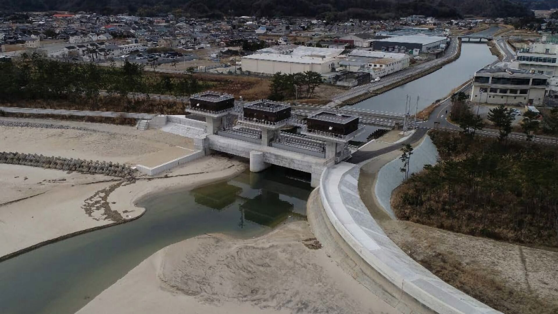 河川（交付（再複）工事（河川）滑津川水門工事