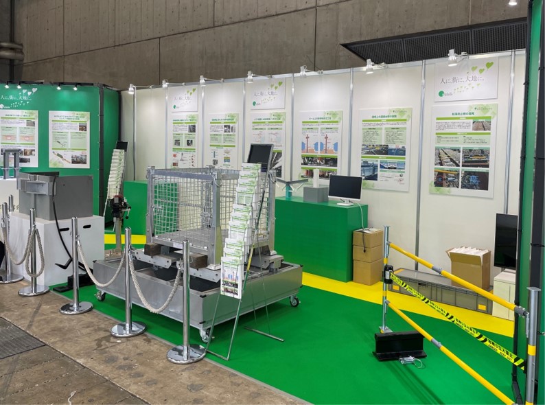建築部門の「屋根上運搬台車の開発」